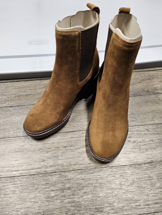 Marc Fisher Shoes - NWOT Sz 6.5 Marc Fisher Brown Suede Modesty Ankle Boots